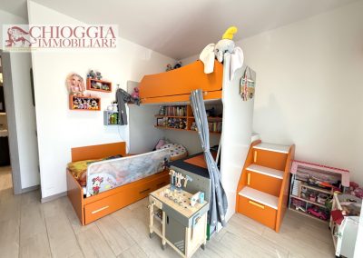 RIF.164-SOTTOMARINA, APPARTAMENTO RISTRUTTURATO DI 90m. CON TERRAZZO E GARAGE