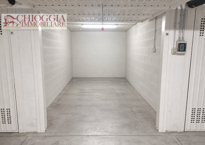 RIF.173 - SOTTOMARINA, GARAGE IN VENDITA.