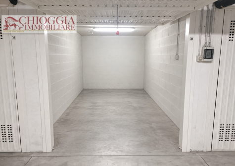RIF.173 – SOTTOMARINA, GARAGE IN VENDITA.
