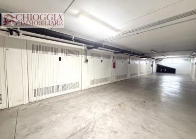 RIF.173 - SOTTOMARINA, GARAGE IN VENDITA.