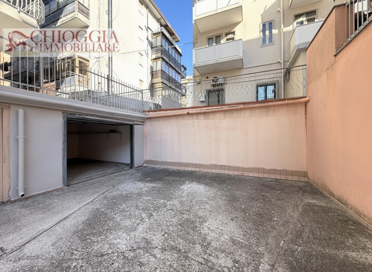 RIF.202 – SOTTOMARINA, GARAGE NEI PRESSI DI VIALE MEDITERRANEO VICINO ALLA SPIAGGIA