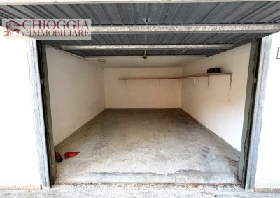 RIF.202 - SOTTOMARINA, GARAGE NEI PRESSI DI VIALE MEDITERRANEO VICINO ALLA SPIAGGIA