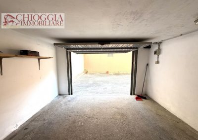 RIF.202 - SOTTOMARINA, GARAGE NEI PRESSI DI VIALE MEDITERRANEO VICINO ALLA SPIAGGIA