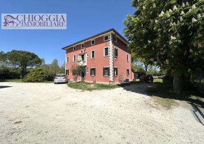 RIF.52 - VILLA VENETA CON GRANDE PARCO E ACCESSO AI CANALI
