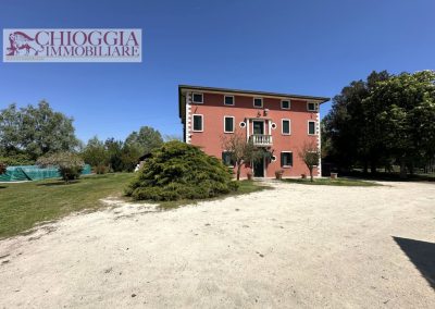 RIF.52 - VILLA VENETA CON GRANDE PARCO E ACCESSO AI CANALI