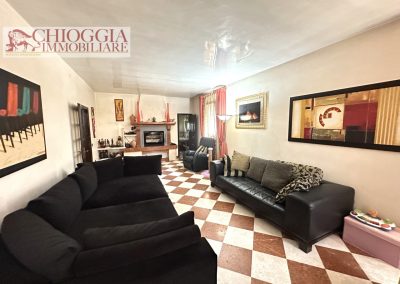 RIF.52 - VILLA VENETA CON GRANDE PARCO E ACCESSO AI CANALI