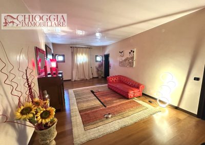 RIF.52 - VILLA VENETA CON GRANDE PARCO E ACCESSO AI CANALI