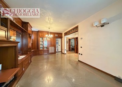 RIF.958 - SOTTOMARINA, CASA CON CORTILE E TERRAZZO ABITABILE