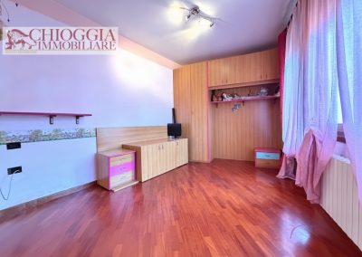 RIF.958 - SOTTOMARINA, CASA CON CORTILE E TERRAZZO ABITABILE