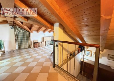 RIF.958 - SOTTOMARINA, CASA CON CORTILE E TERRAZZO ABITABILE
