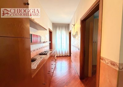 RIF.958 - SOTTOMARINA, CASA CON CORTILE, TERRAZZO E GARAGE