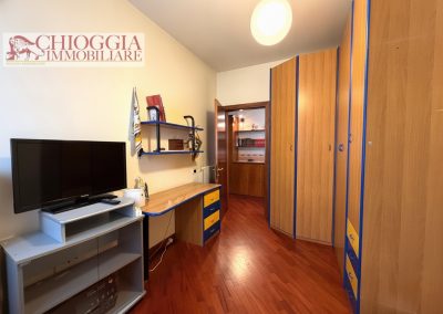 RIF.958 - SOTTOMARINA, CASA CON CORTILE, TERRAZZO E GARAGE